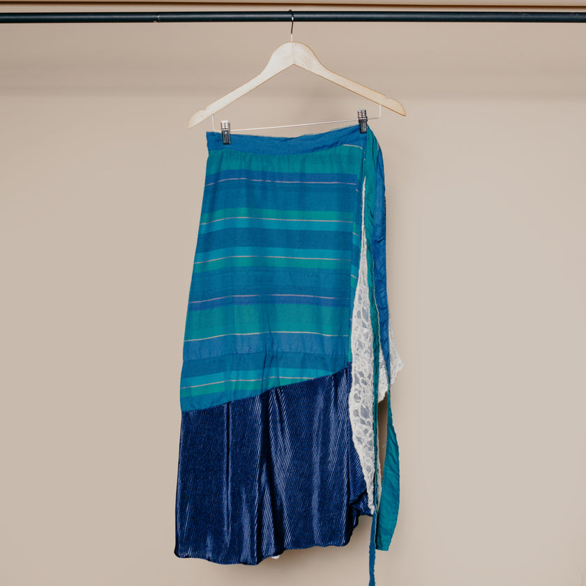 SKIRT 0016