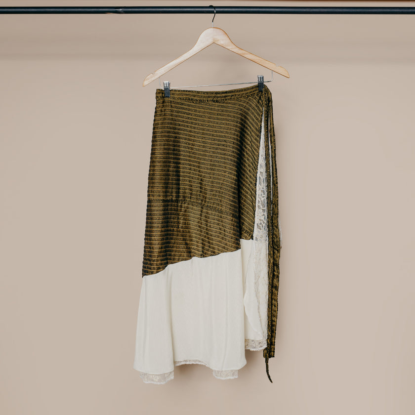 SKIRT 0019