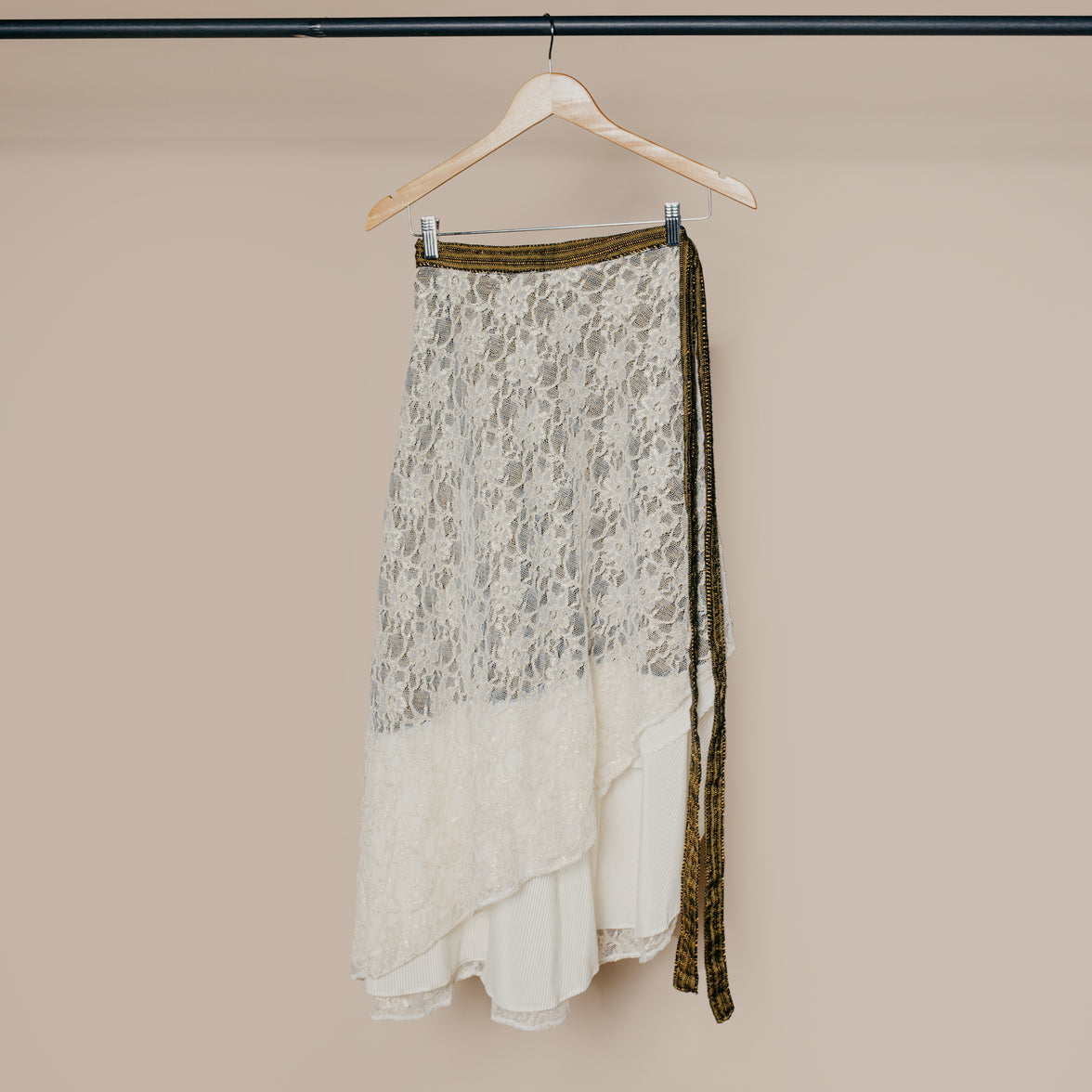 SKIRT 0019
