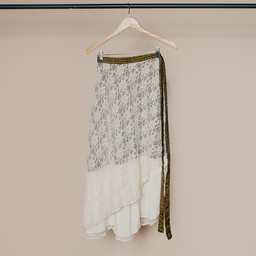 SKIRT 0019