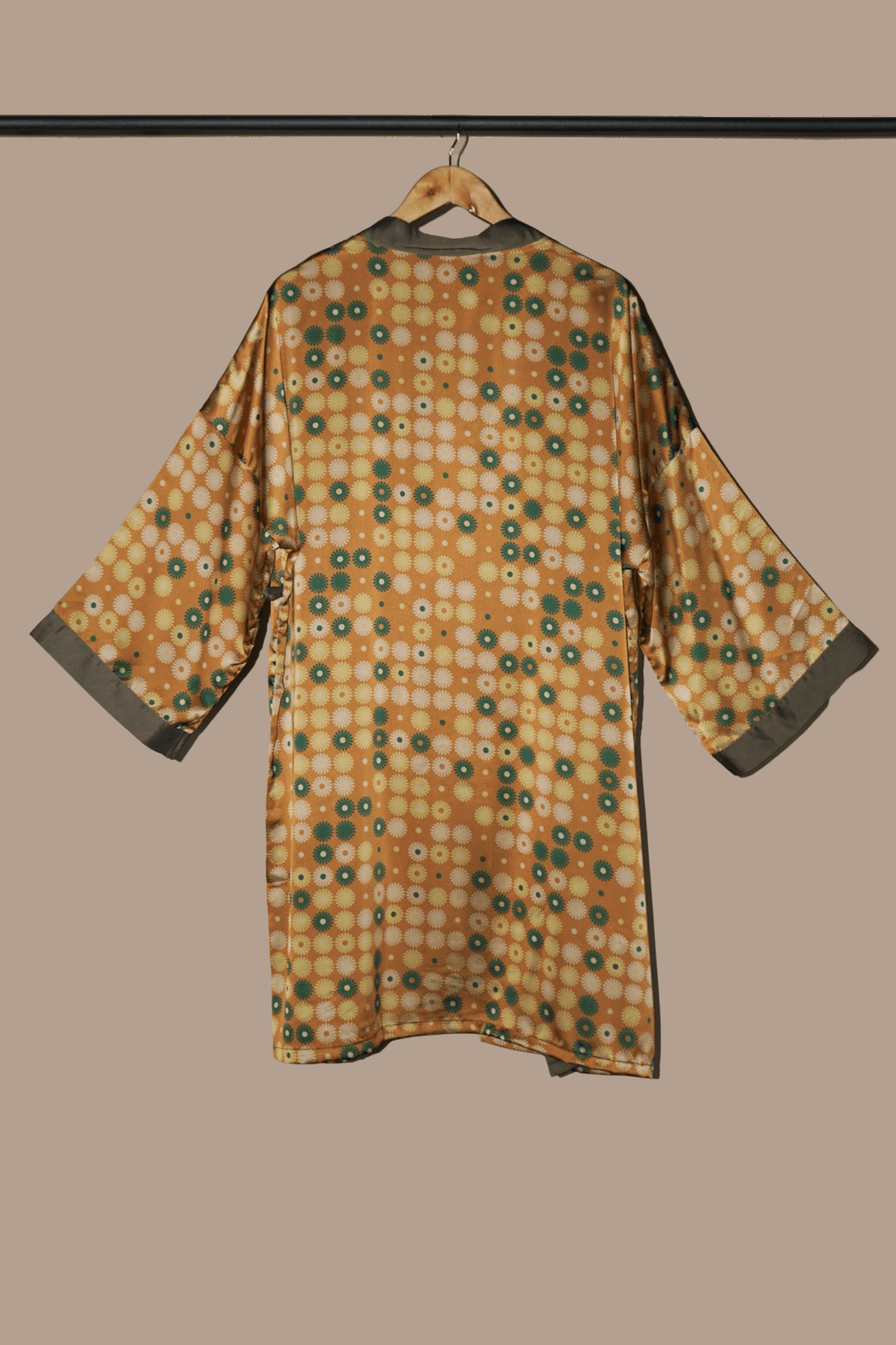 ROBE 0018