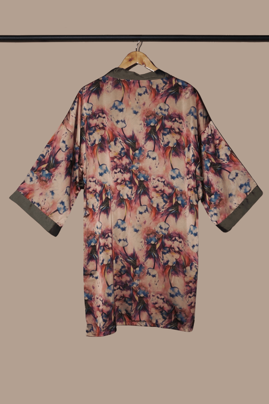 ROBE 0019